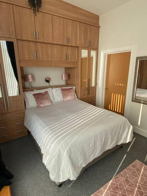 3 Bedroom Penthouse Apartment In Larne Bagian luar foto