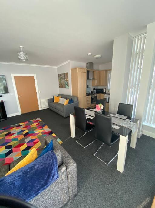 3 Bedroom Penthouse Apartment In Larne Bagian luar foto